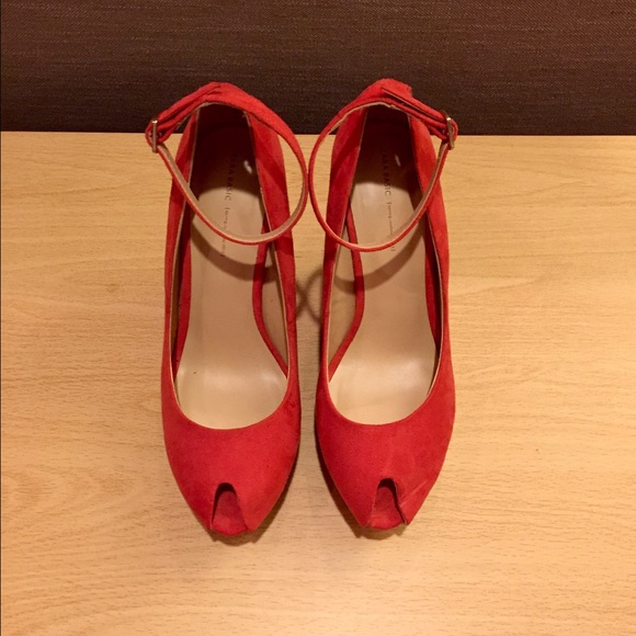 ✨SALE✨Zara Coral Wedge Sandals with Strap