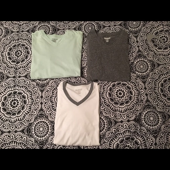 Men's Gap V-Neck Shirts