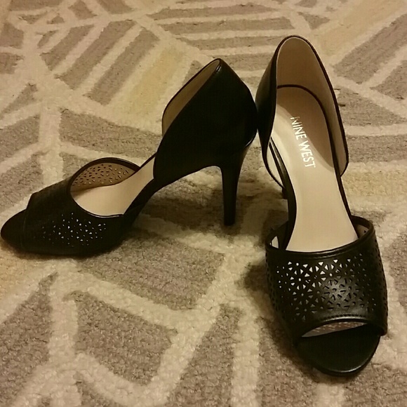 Black d'orsay heels