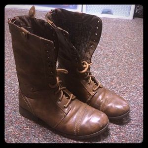 Lace up combat boots American eagle outfitters