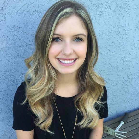 Meet your Posher, Madison - Picture 1 of 1