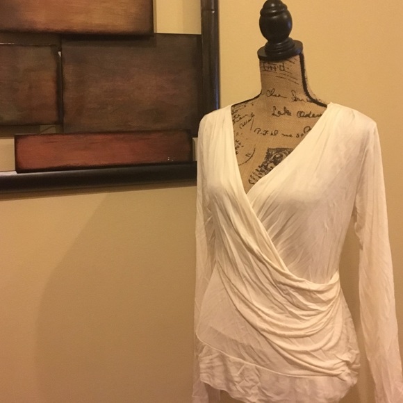 V-line Off White Top