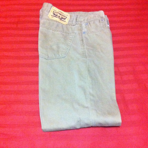 Khaki Levi's Pants. 505's. Size 30-32.