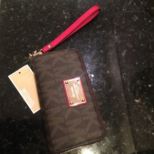 Michael Kors wristlet
