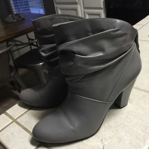 ON HOLD Grey leather booties BCGB