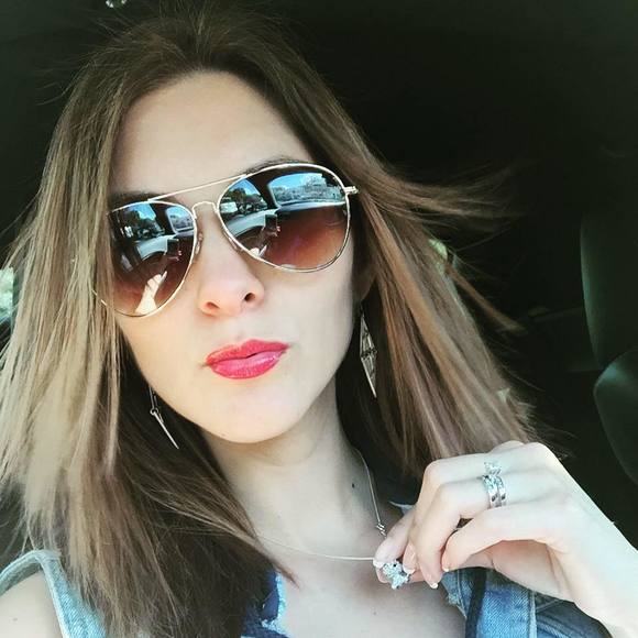 Meet your Posher, Cynthia