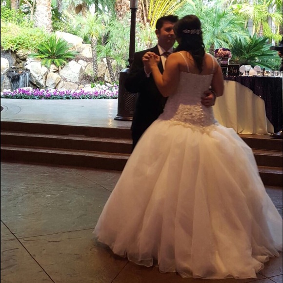 Wedding dress Allure Couture 2015 - Picture 2 of 3