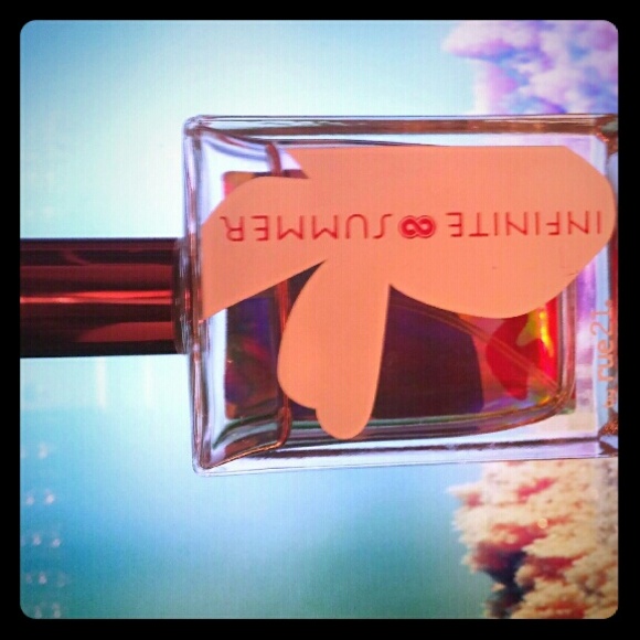Infinite summer by rue 21