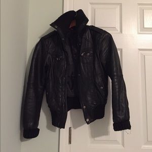 5/48 XS black leather jacket