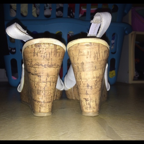 White American Eagle Wedges - Picture 2 of 3