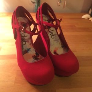 Cute Red high wedges!