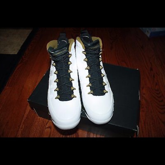 Jordan 9 - Statue (New, Used One) - Picture 2 of 4