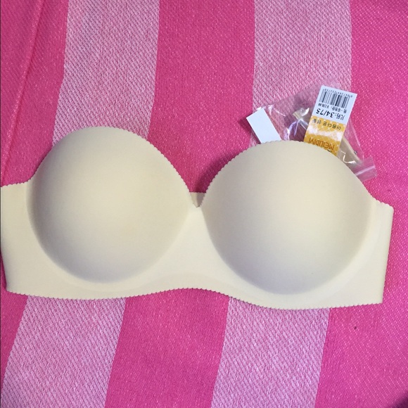 New nude strapless bra set