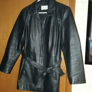 Only worn twice genuine leather jacket size M