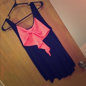 Size Small Daytrip Bow tie tank