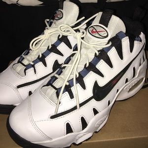 Nike Air Max Nomo (GS) Size 7Y - 8.5 Women