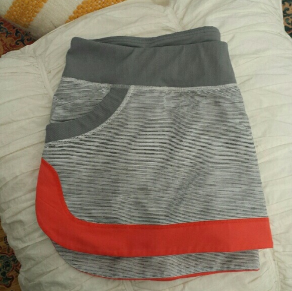 lululemon athletica Dresses & Skirts - Lululemon running/tennis skirt