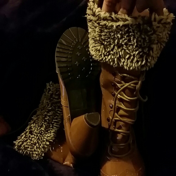 Boots - Picture 2 of 4