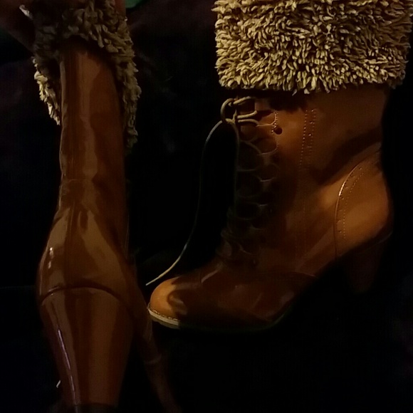 Boots - Picture 4 of 4