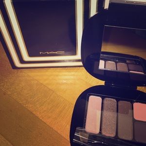Brand new MAC stroke of midnight smokey eye pallet
