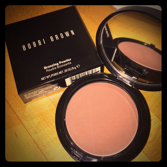 Authentic, brand new Bobbi Brown bronzing powder