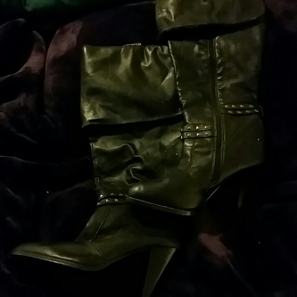 Boots - Picture 1 of 3
