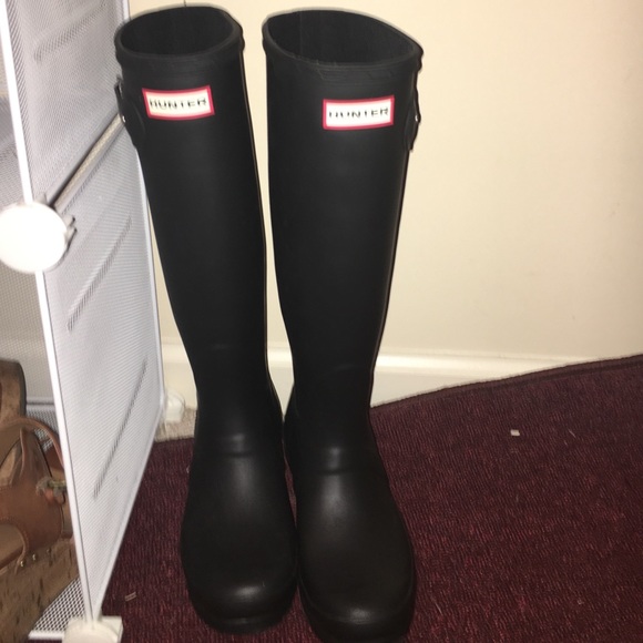 Black hunter rain boots never worn