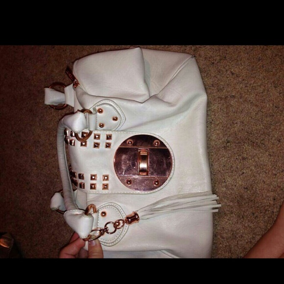 White purse - Picture 1 of 2