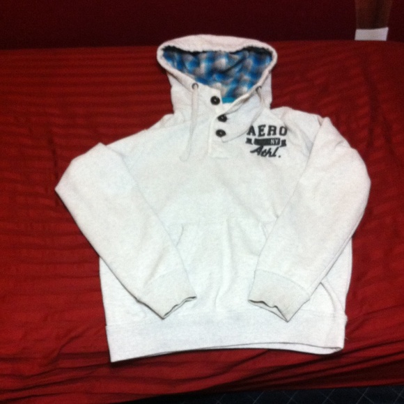 New Aeropostale hoodie (Large)