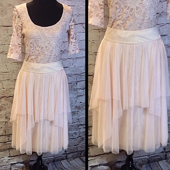 SOLD SZ 16 ANN TAYLOR ASYMMETRICAL TULLE SKIRT - Picture 2 of 4