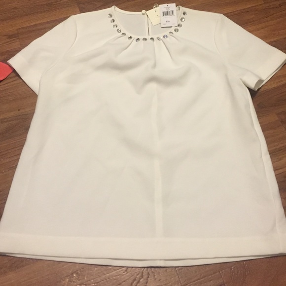 White jewel neck short sleeve blouse