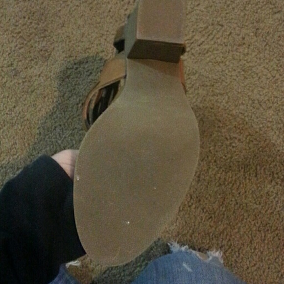 Sandles - Picture 3 of 3