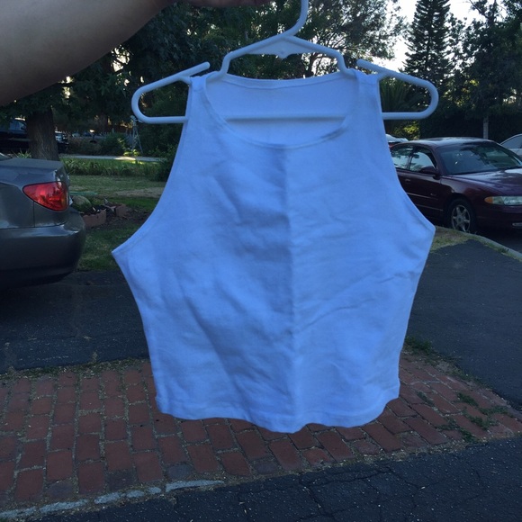 White croptop