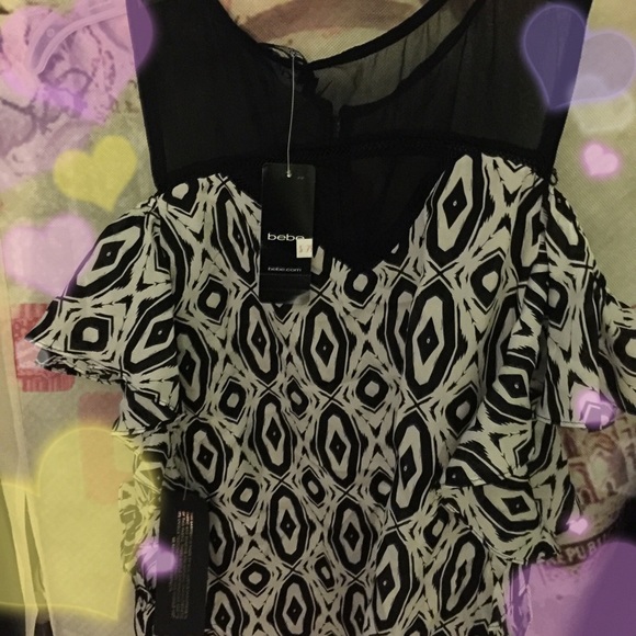 BEBE XXS COLD SHOULDER FLUTTER TOP