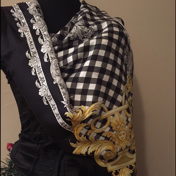 My favorite Versace Scarf😘😘😘😘 - Picture 1 of 2