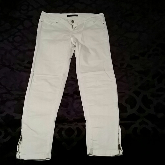Zara new white tapered jeans - size 8
