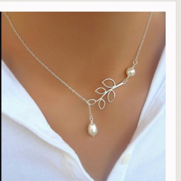 New leaf pearl fashion necklace