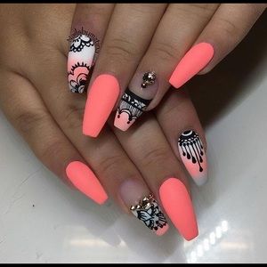 Meet your Posher, Tia