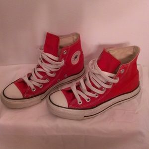 Chuck Taylor converses