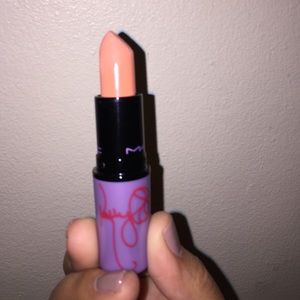 Kelly Osbourne Riot House.