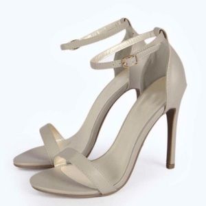 Barely There Nude Heels 💕💕💕