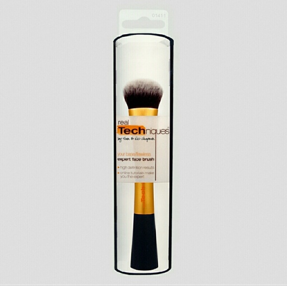 NIB Real Techniques expert brush