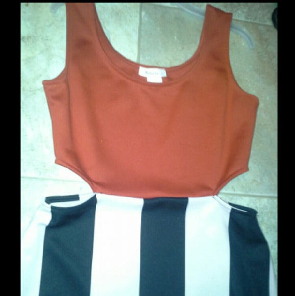 A party dress with slits on the sides - Picture 3 of 4