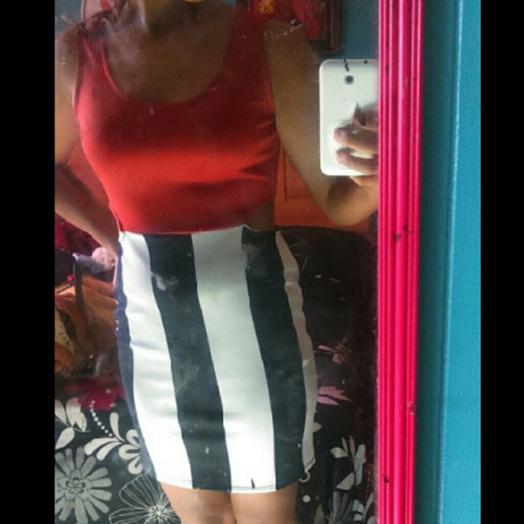 A party dress with slits on the sides - Picture 4 of 4