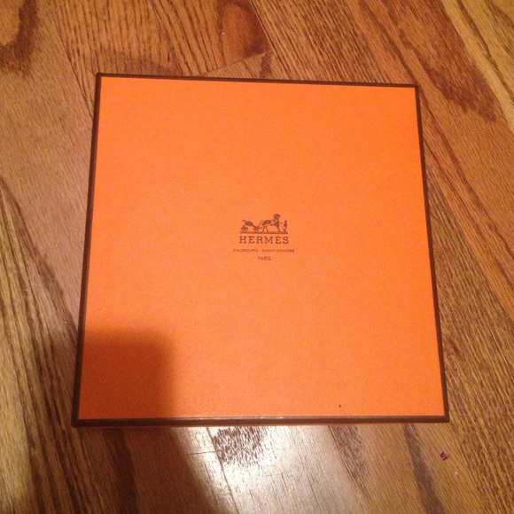 Hermes square box