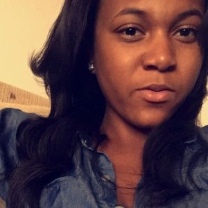 Meet your Posher, Dominique