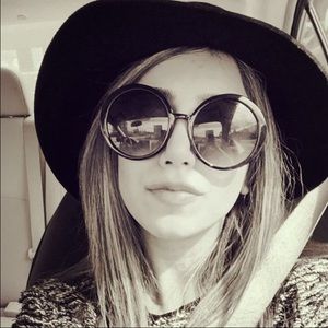 Meet your Posher, Atousa