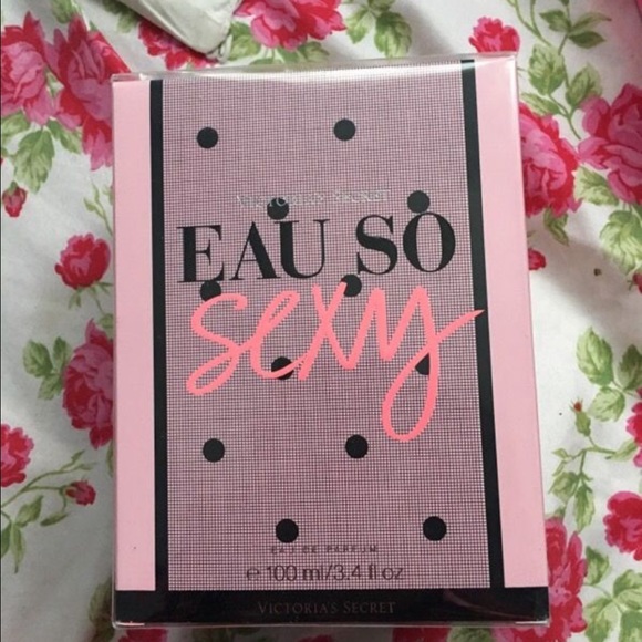 VS eau so sexy perfume