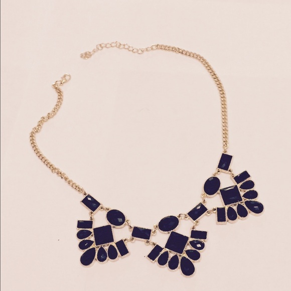 Gold & black necklace - Picture 1 of 1