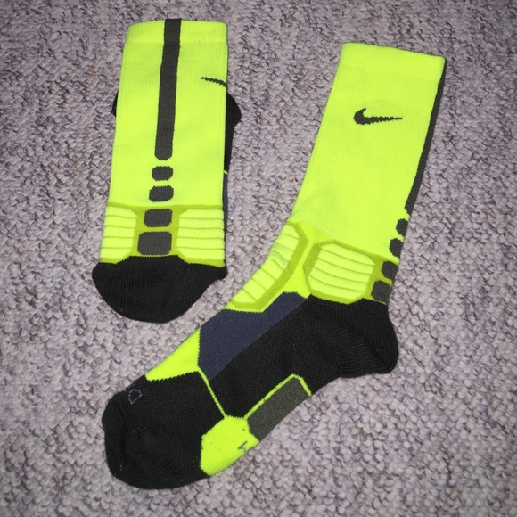BASICALLY NEW Nike hyper elite socks volt yellow M
